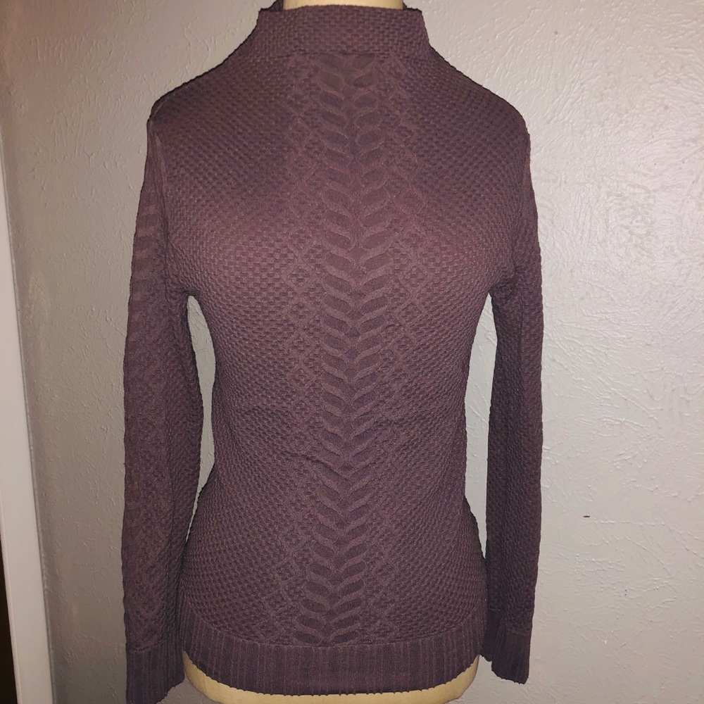 Long sleeve fitted top